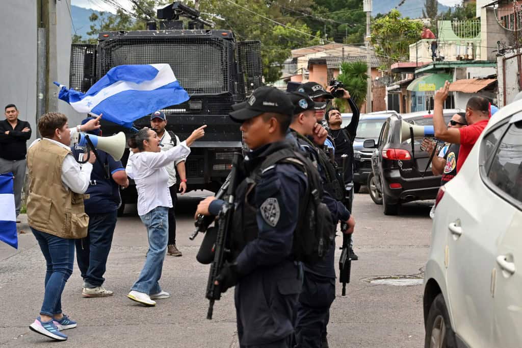 Honduras General Romeo Vasquez supporters