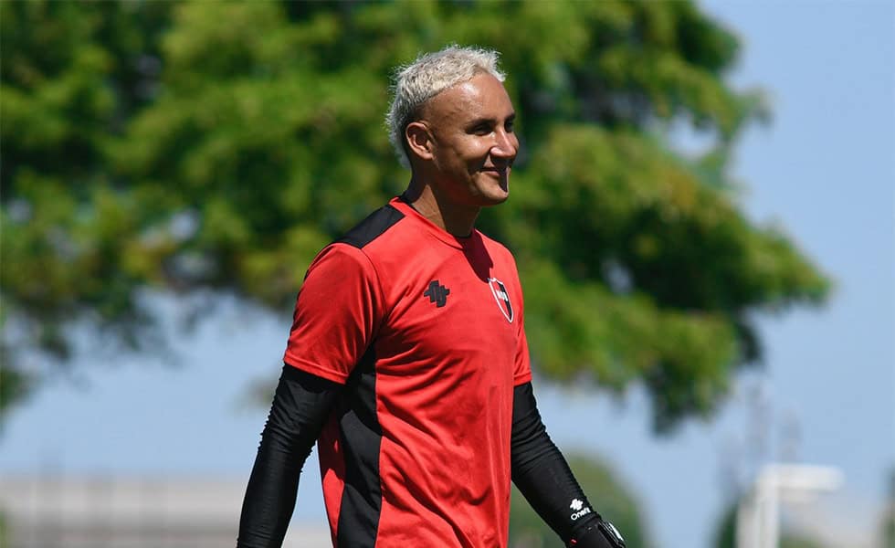 Keylor Navas Debuts with Newell Old Boys Argentina Soccer Team