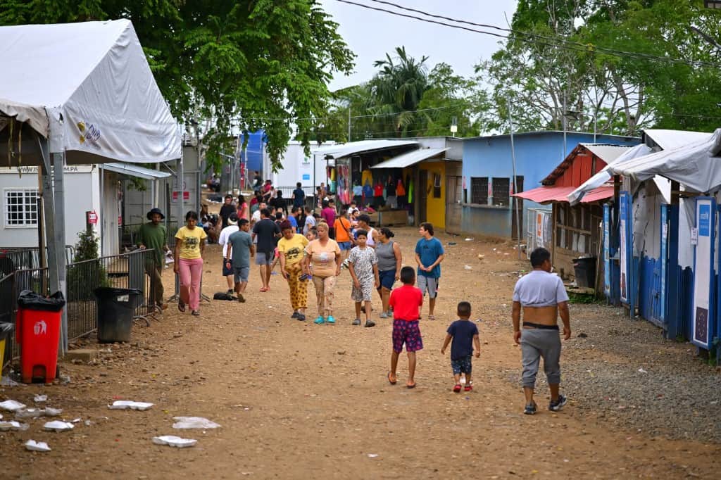 Migrants in Panama Camp without Money