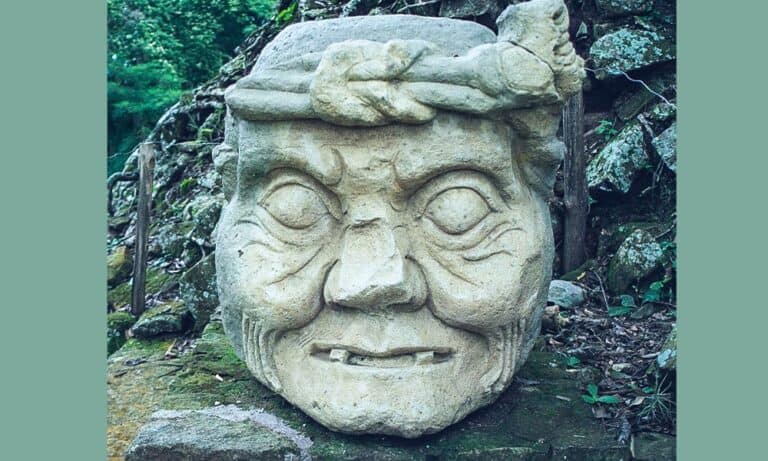 Visiting Honduras: Traveling From Tela’s Beaches to Copan’s Mayan Ruins