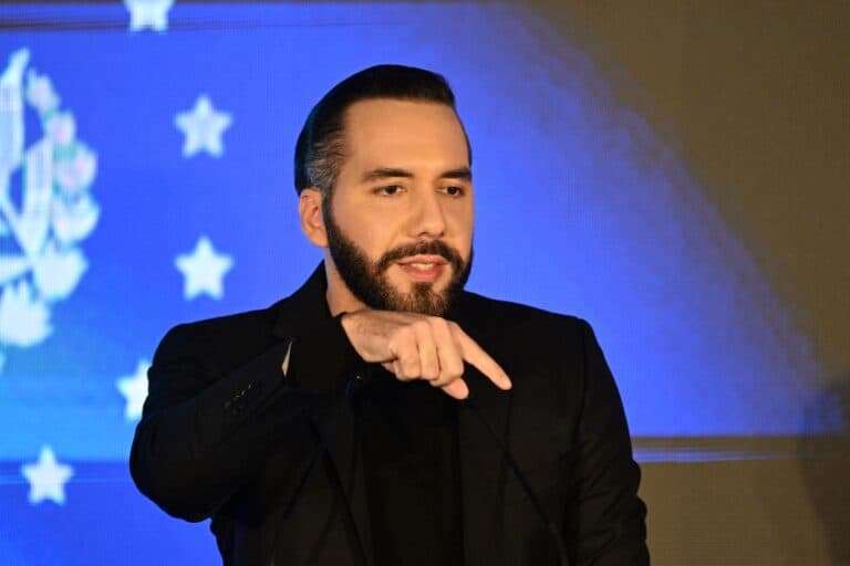 Trump Hosts Bukele to Reveal El Salvador Migrant Deportation Plan