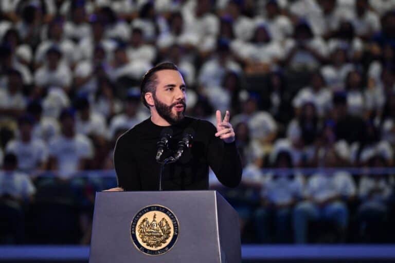 El Salvador Slams Paris Fashion Show Inspired by Cecot Mega-Prison Inmates