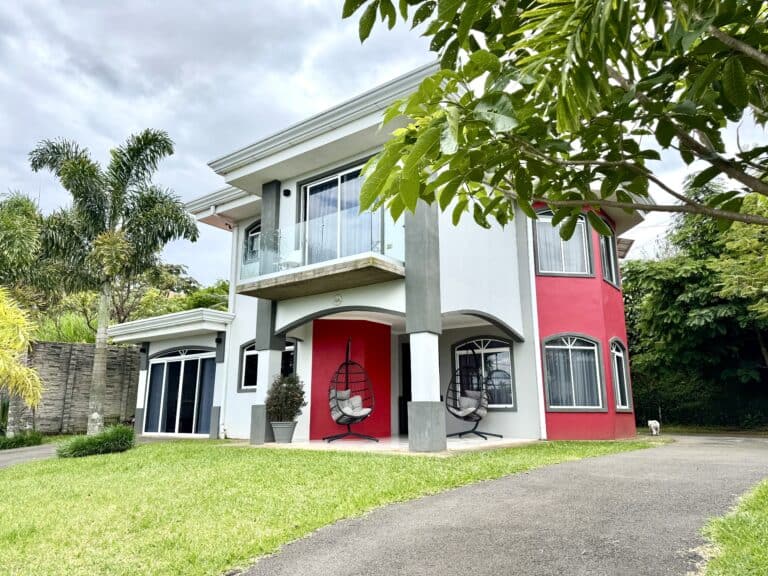 Move in Ready Grecia House Move in Ready Grecia House