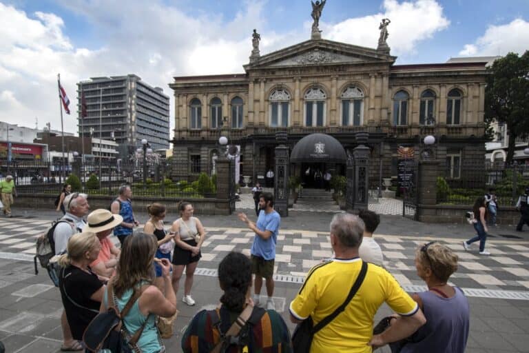 Costa Rica’s Tourism Minister Dismisses Crime and Currency Concerns