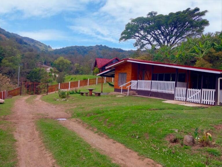 Country House Rental in Copey de Dota.