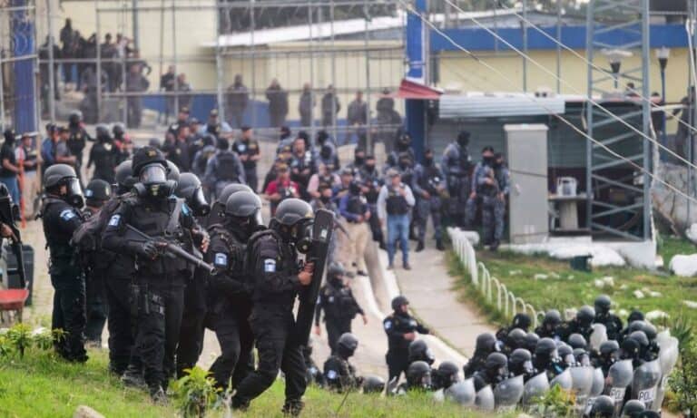 Guatemala Decrees State of Siege After Gangs Kill Eight Police Officers ...