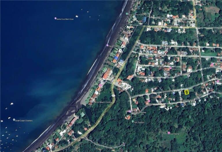 Owner selling lot in Surfside, Playa Potrero ¡Walking distance to the beach!