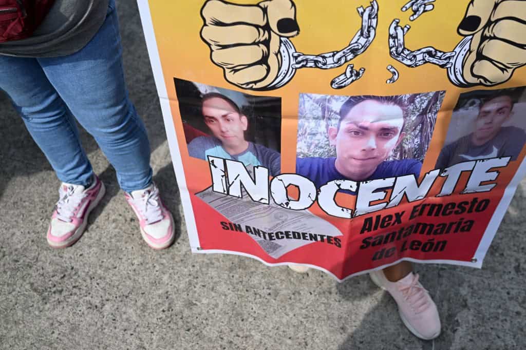 El Salvador Mass Trial Protest