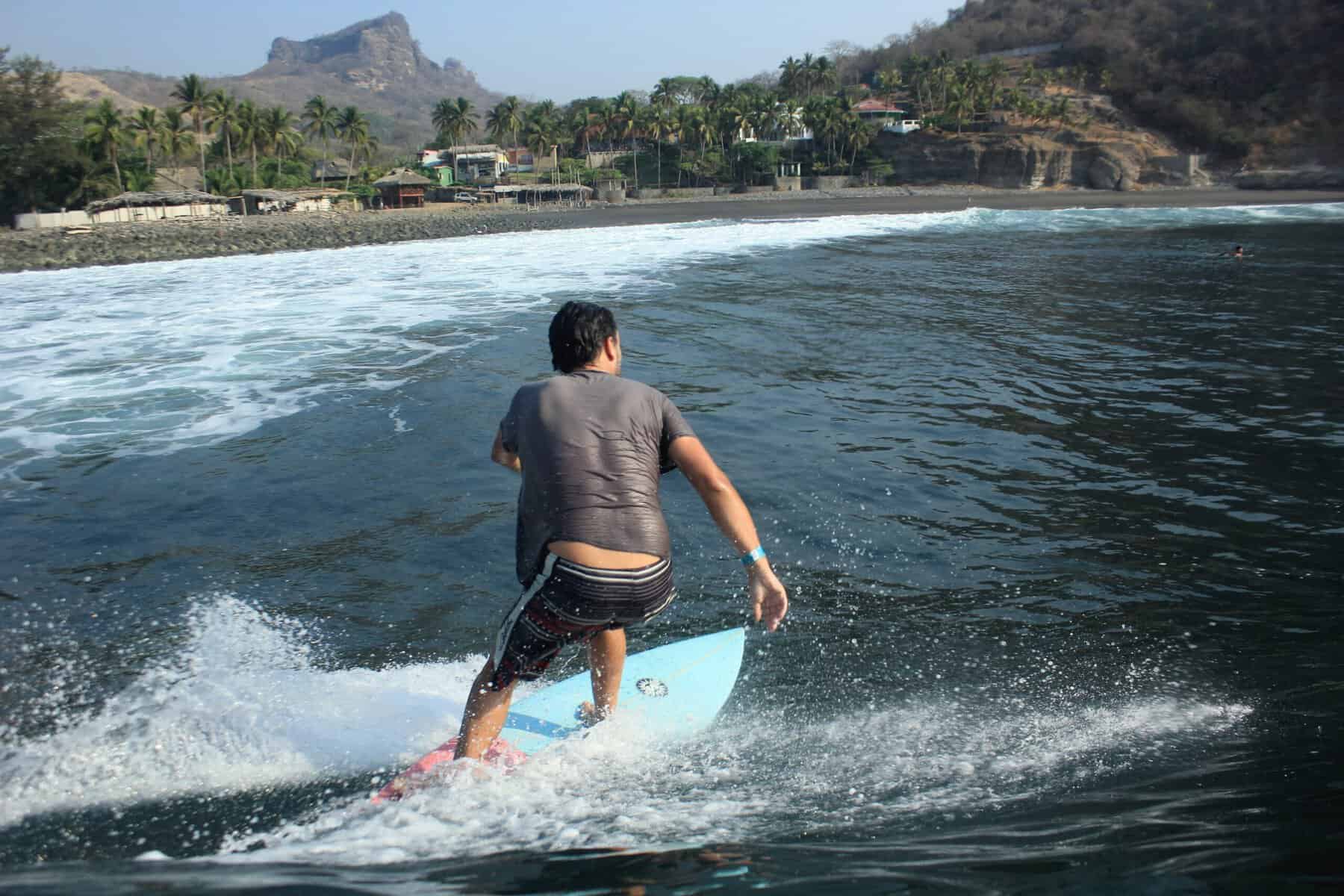 El Salvador Surfing Tourism