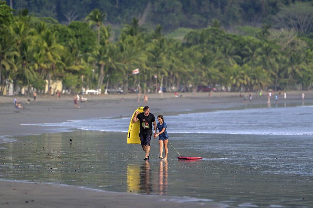 Vivid Costa Rica Exporters Demand Answers As Strong Colón Triggers Layoffs Image Nature Vivid Costa Rica Exporters Demand Answers As Strong Colón Triggers Layoffs Image Nature