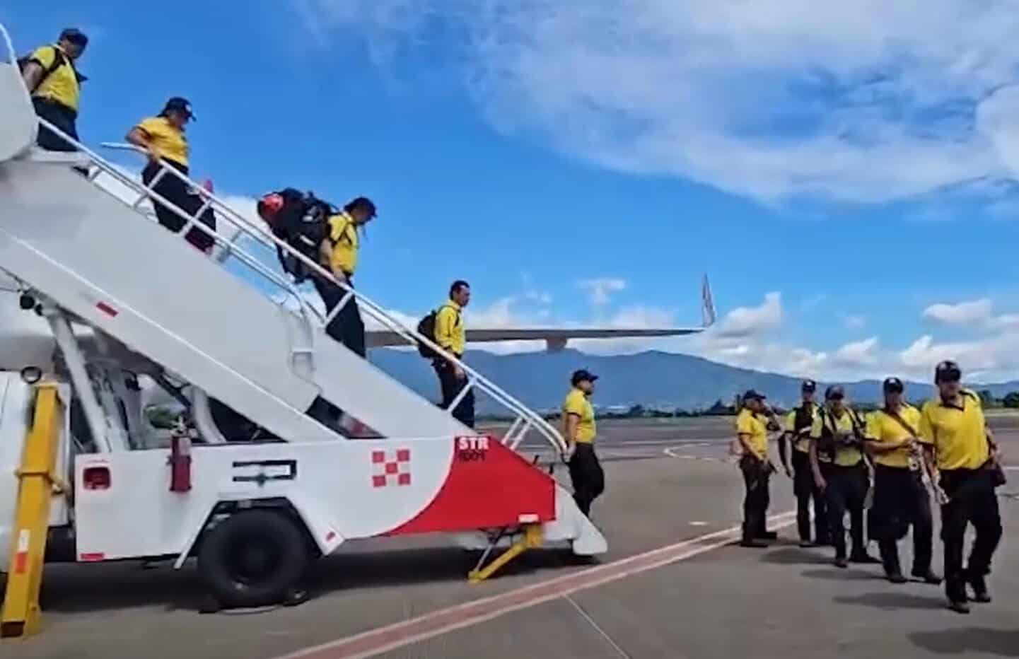 Costa Rica Firefighters Return from Venezuela