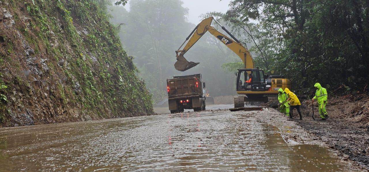 Work being done on Costa Rica's Highway Route 32