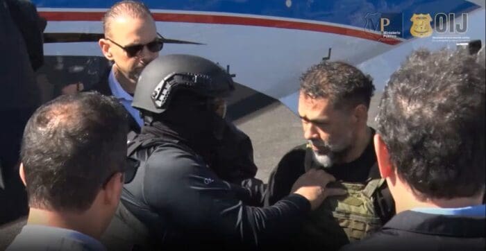 Edwin Danney López Vega, known as “Pecho de Rata,” during his extradition from Costa Rica to the United States on March 20, 2026.