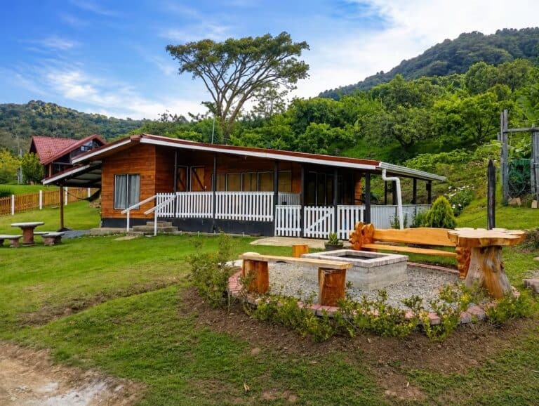 Las Margaritas Cabin · Mountain Views · Nature