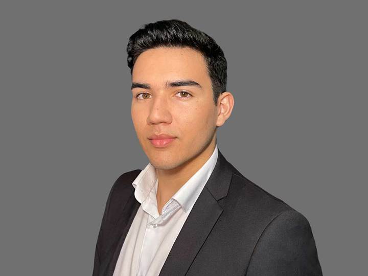 Worker at Expat-tations in Panama