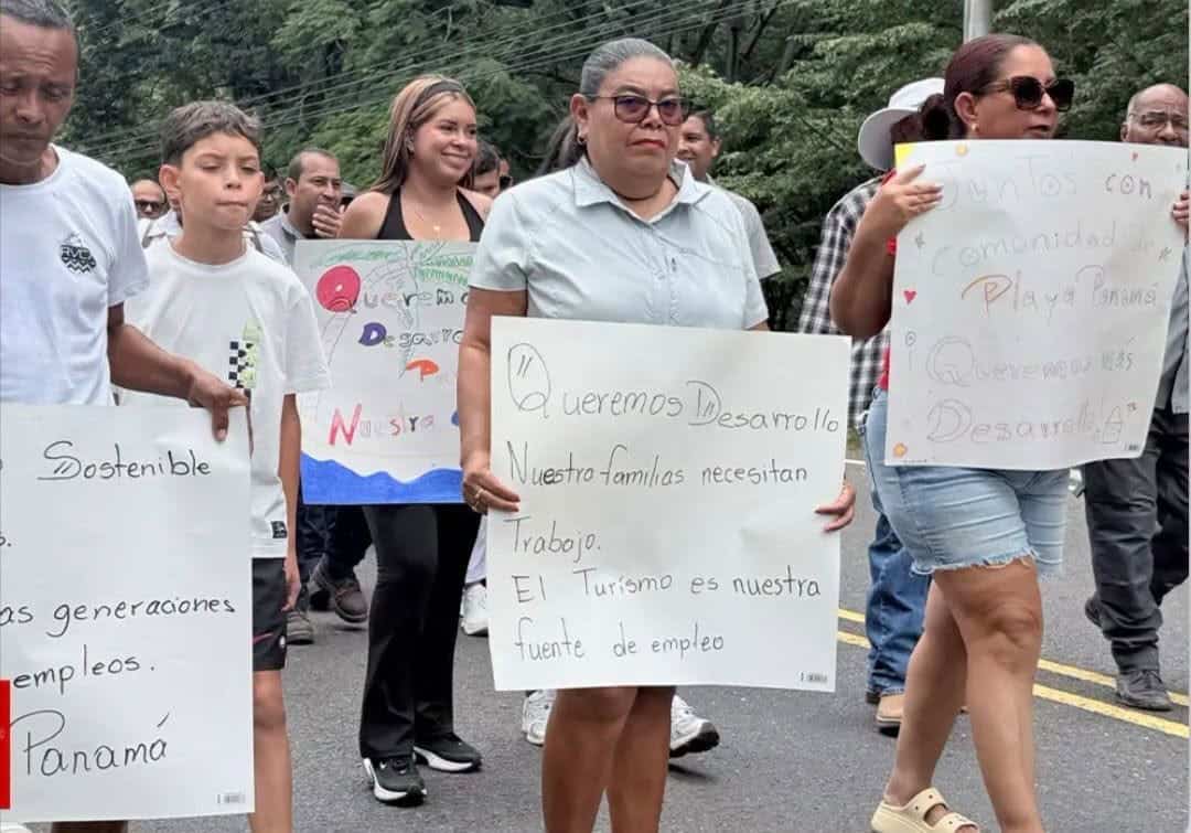 Costa Rica Playa Panama Residents Protext