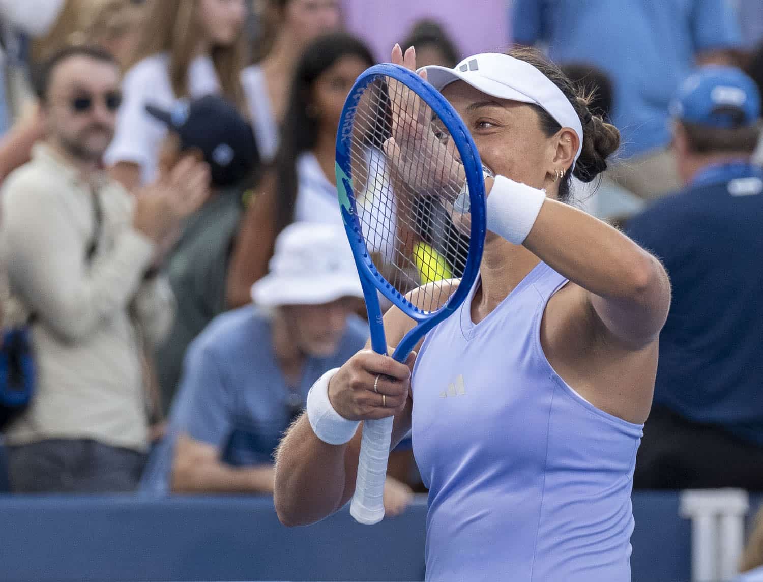 Jessica Pegula celebrates after defeating Iga Swiatek in the 2026 Cincinnati Open semifinals