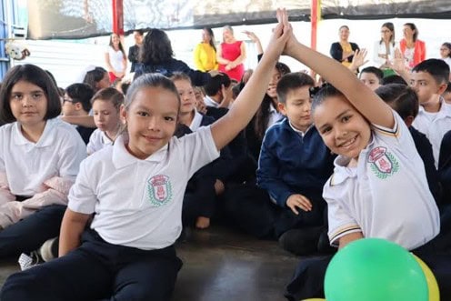 Children in school in Costa Rica